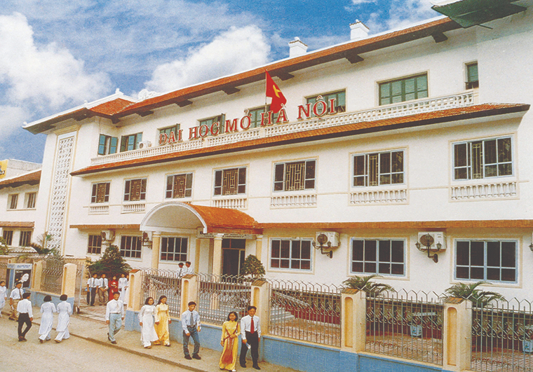 Đại học mở Hà Nội Năm 2000
